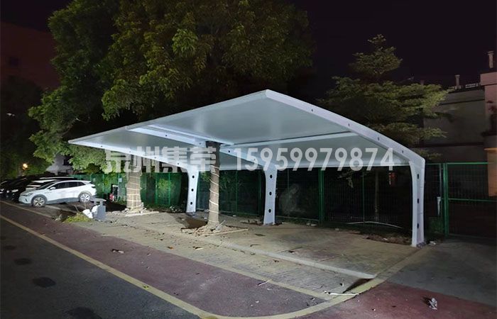 小区带树木双立柱膜结构停车棚夜间完工实拍