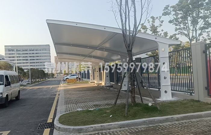 7 字型单边立柱膜结构停车棚医院完工实拍