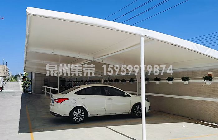 福建厂区7字形带水槽膜结构停车棚效果图