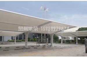 广东江门企业综合膜结构停车棚案例，600㎡Y 字 / 7 字形组合汽车遮阳棚实拍